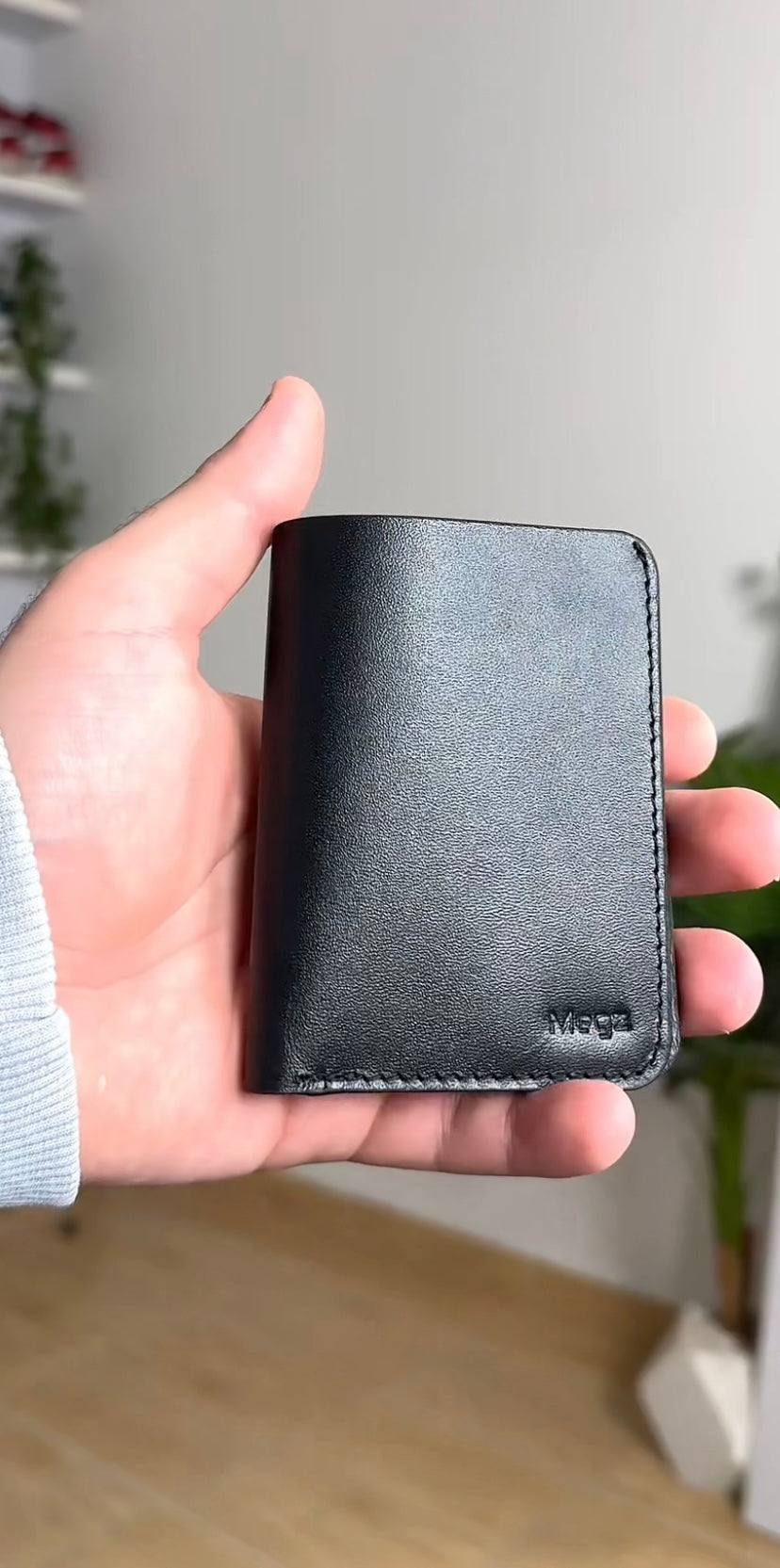 Slim cardholder